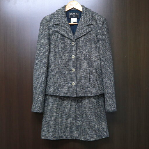 【CHANEL】シャネル ツイード・スカートスーツ 《ジャケットP18599・スカートP18563》グレー×ネイビー 01A #36【中古】【代金引換不可】/br5421kw 【CHANEL】シャネル ツイード・スカートスーツ 《ジャケットP18599・スカートP18563》グレー×ネイビー 01A #36【中古】【代金引換不可】/br5421kw