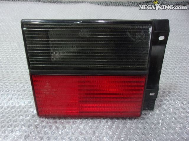 【中古】VW フォルクスワーゲン ヴェント 純正 HELLA テールランプ テールライト 左 1H5945107C / 4S7-088