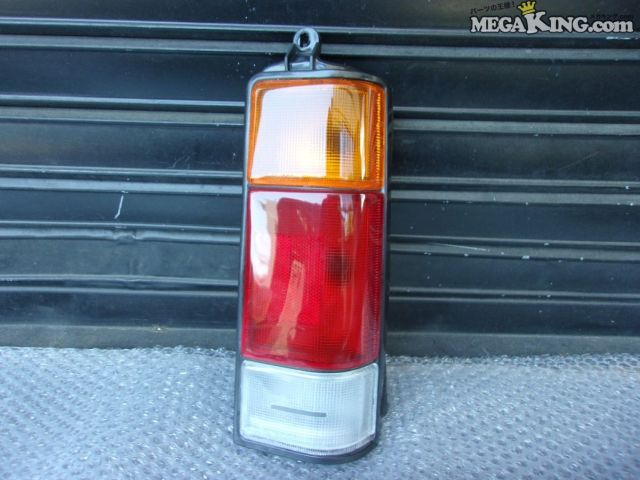 【中古】KV3 サンバー 社外 テールライト テールランプ 右 運転席側 KV4 等 / 4S5-391