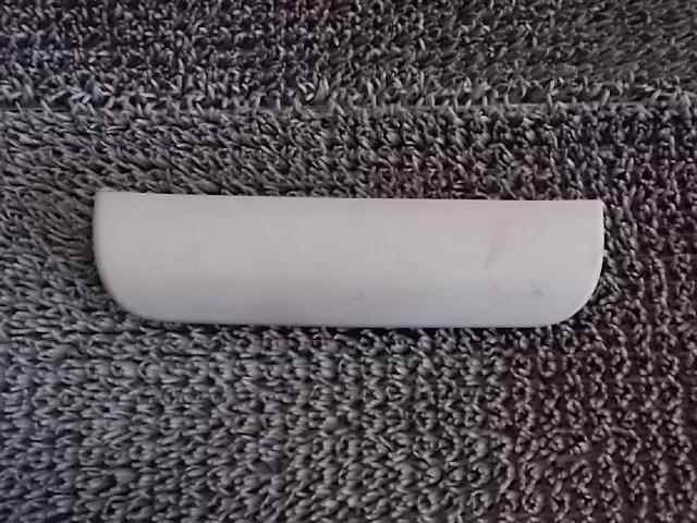 【中古】★激安!★車種不明 パジェロ ? 純正 ノーマル リア ? ハイマウントかバー ? 7225A015 分かる方 / 2N4-904