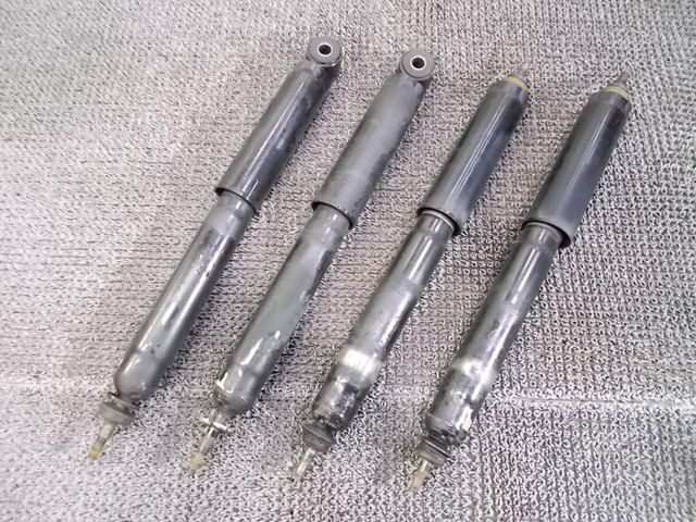 【中古】★激安!★年式・車種不明 ランドローバー 純正 ノーマル ショックアブソーバー 1台分 ディフェンダー ? 分かる方 / 2P1-1434
