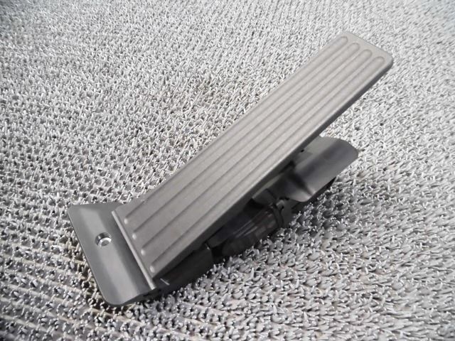 【中古】★激安!★★激安!★ BMW 3シリーズ F30 F31 純正 電子 アクセル ペダル ブラケット 3542-6853175 / 2G7-846