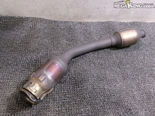 【中古】ZRR80W ヴォクシー 純正 ノーマル 触媒 RJ8 RH9 ノア 等 / 2T3-032