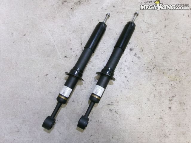 ハイラックスGUN125 Zグレード　新車外し サスペンスとショックアブソーバー ハイラックスGUN125 Zグレード 新車外し サスペンスとショック