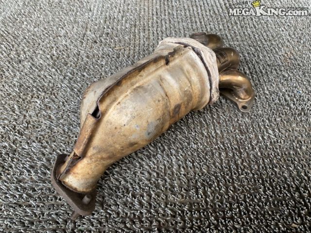【中古】KK3 ヴィヴィオ 純正 ノーマル 触媒 ハニカム崩れ無し IKD エキゾーストマニホールド エキマニ 競技用 / 2T5-702