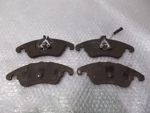 【中古】★激安!★ベンツ W212 Eクラス 純正 ノーマル フロント ブレーキパッド Cクラス 等 / Q3-1391