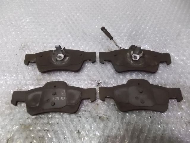 【中古】★激安!★ベンツ W211 Eクラス 純正 ノーマル リア リヤ ブレーキパッド W220 Sクラス 等 / Q3-1392