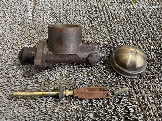 【中古】1964年 シボレー インパラ 純正 ノーマル ブレーキマスターシリンダー V8 スモールブロック 293380 / 2T6-984