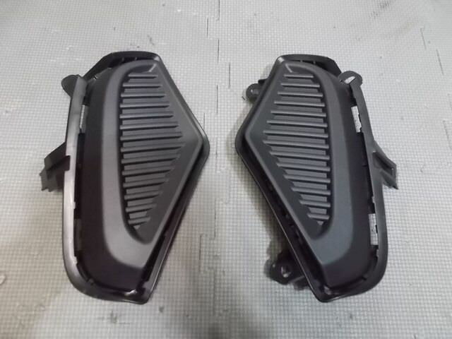 【中古】★新車外し!激安!★MXAA52 RAV4 ラブ4 純正 ノーマル フロント フォグカバー バンパーホールカバー 左右 52128-42180 / 4P2-1189