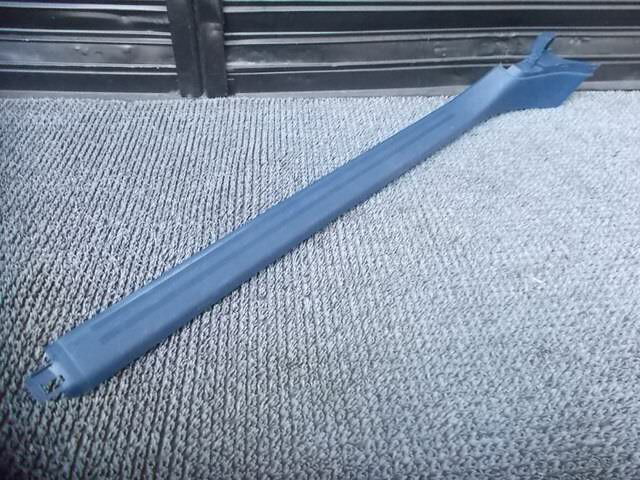 【中古】★激安!★アウディ 純正 ノーマル 8N TT クーペ スカッフプレート ステップカバー 内装 トリム パネル 右 8N8853906 / 2P7-05...