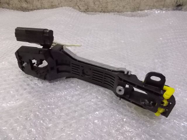 【中古】★激安 ★車種 メーカー不明 トヨタ 純正 アウターハンドル ドアノブ 内側 ZVW30 プリウス 分かる方 / P3-034
