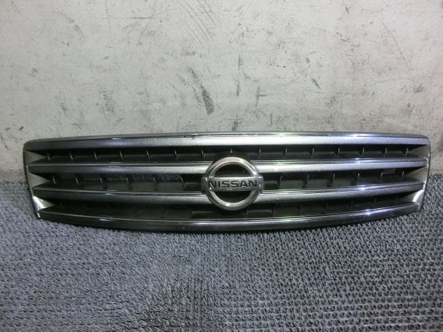 【中古】J31 ティアナ 前期 純正 フロントグリル 62310-9Y000 / 2F10-228