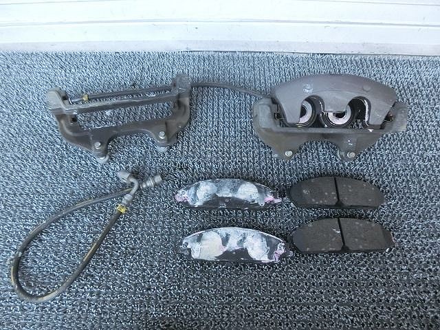 【中古】ダッジ チャレンジャー RT 純正 フロント ブレーキ キャリパー / F10-499