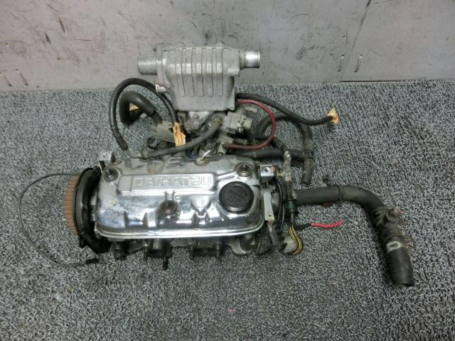 【中古】車種不明 純正 エンジンヘッド 中古パーツ ノーマル / ZF8-978