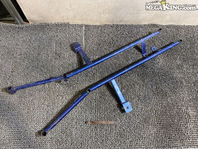 【中古】車種不明 社外 フロアバー 補強バー GDB ? インプレッサ ? 分かる方 / 2T5-1111
