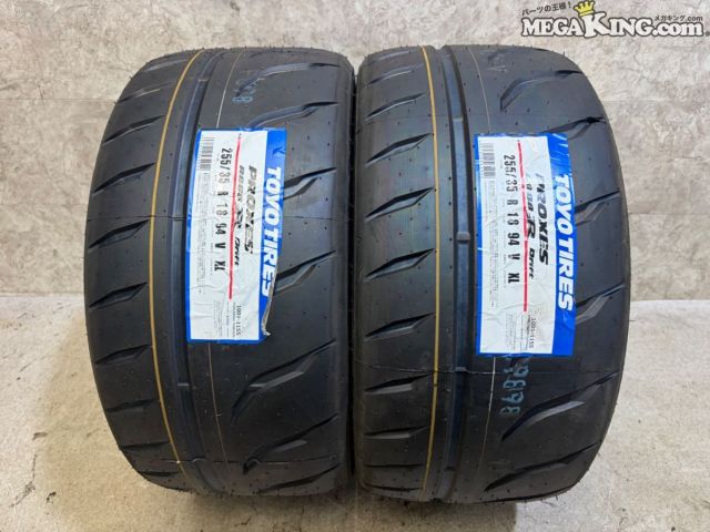 楽天市場】255 35 r18 r888rの通販