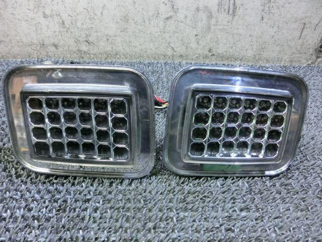 【中古】 HUMMER ハマー H2 クリスタルアイズ加工 メッキ ブルーLED パークシグナル ウインカー 左右 LTS088 / G2-312