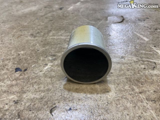 状態詳細 ■ 商品概要 プロスポーツ製の52パイ水温計です。 ■ 商品状態 本体外観に割れや欠け等の著しいダメージは見受けられませんが、 金属ケース部分に擦れ傷や汚れ、シール跡などの使用感があります。 専用の配線ハーネスやセンサー類は付属していない為、別途ご用意ください。 弊社では動作未確認です。 商品は中古品の為、キズ、除去しきれていない汚れ、相応の使用感などあります。 個人的な主観となりますので、必ず画像にてご判断をお願いします。 状態につきましては見落とし、記載漏れ等ある場合がございますのでご購入をお考えの方は不明点等あればお気軽にご質問ください。 付属品は画像の物がすべてとなります。　　掲載枚数の関係上、画像ではわかり難い部分もありますが、ご納得頂ける方のみでお願いします。 中古品という事をご理解頂き、ノークレーム、ノーリターンでお願い致します。 特徴 コンディションランク 【 D 】 要補修品 使用感があり大きなダメージがある商品。 故障や破損や一部欠品など、何かしらの訳あり商品ではありますが部品取りや補修・修理して使われる方など状態よりも価格重視の商品。 メーカー PROSPORT プロスポーツ タイプ - 型式・仕様 - 車種 - 品番 - サイズ 約52φ 管理番号 2T8-343 P:Taka - D:Higu - Ph:4 - SAGAWA　R:1340 / 6　-　6 - 7