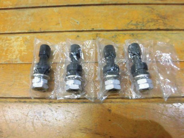 【新品アウトレット】社外 エアーバルブ エアバルブ ブラック アルミ 4本セット アルミホイール 全長：43mm 汎用 / ZH2-117