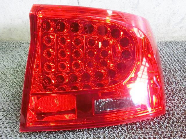 【中古】ダッジ チャレンジャー EAGLE EYES イーグルアイズ LED テールランプ テールライト 右側 RH 点灯OK / ZH2-122