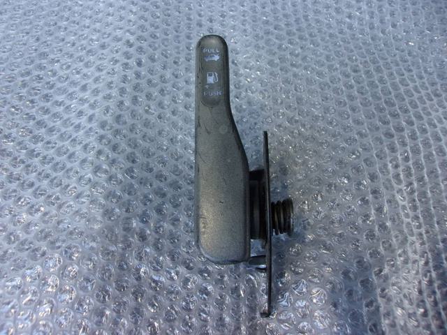 【中古】★激安!★RPS13 180SX 純正 ノーマル トランク 給油口 オープンレバー オープナー フューエルリッド SR20 S13 シルビア 等 / 2R9-1590