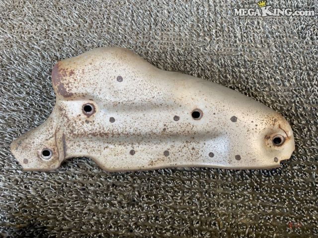 状態詳細 ■ 商品状態 外観の状態については、全体的に使用に伴うサビや焼き色による変色があります。 特にボルト固定用の穴周辺にはクラックが発生している箇所が複数確認できます。 大きな曲がりや変形は見受けられませんが、金属の劣化があるため、現状のまま使用するほかに、溶接などによる補修やサビ取りを前提としたベース部品としてお考えください。 商品は中古品の為、キズ、除去しきれていない汚れ、相応の使用感などあります。 個人的な主観となりますので、必ず画像にてご判断をお願いします。 状態につきましては見落とし、記載漏れ等ある場合がございますのでご購入をお考えの方は不明点等あればお気軽にご質問ください。 付属品は画像の物がすべてとなります。　　掲載枚数の関係上、画像ではわかり難い部分もありますが、ご納得頂ける方のみでお願いします。 中古品という事をご理解頂き、ノークレーム、ノーリターンでお願い致します。 特徴 コンディションランク 【 D 】 要補修品 使用感があり大きなダメージがある商品。 故障や破損や一部欠品など、何かしらの訳あり商品ではありますが部品取りや補修・修理して使われる方など状態よりも価格重視の商品。 メーカー ニッサン タイプ 純正 型式・仕様 S15 車種 シルビア 品番 - 管理番号 2T5-1820 P:Sou - D:Other - Ph:7 - SAGAWA　R:2310 / 40　-　19 - 12