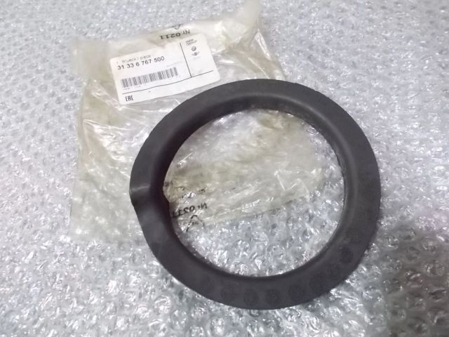 【中古】★未使用!★BMW E90 3シリーズ 純正 ノーマル フロント スプリングアッパーパッド 31336767500 E系 1~3シリーズ X1 Z4 等 / Q6-330
