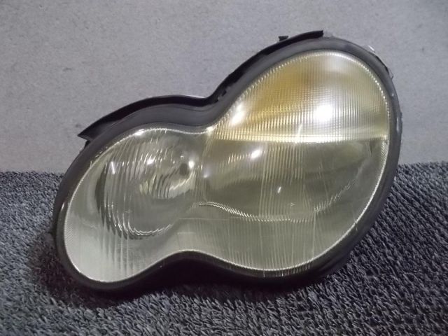 Rakuten - 【中古】★激安!★ベンツ W203 Cクラス 前期 ハンドル位置不明 純正 ボッシュ ハロゲン ヘッドライト ヘッドランプ 左 A2038200761 / 2R7-541