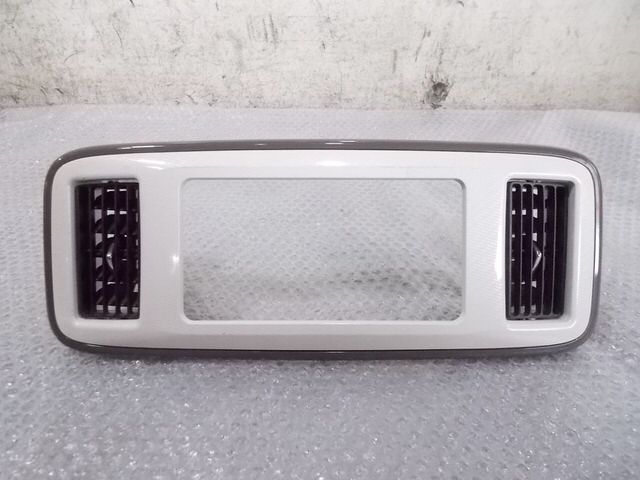 【中古】★激安!★LA800S ムーヴキャンバス 純正 オーディオパネル ナビパネル エアコン吹き出し口 ホワイト系 55413-B2260 / 4Q2-960