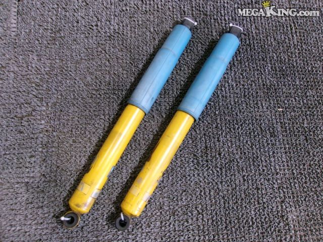 Rakuten - 【中古】200系 ハイエース BILSTEIN ビルシュタイン リア リヤ ショックアブソーバー 2本 F4-BE5-240-H0 2008BE5 2401H0 / T4-262