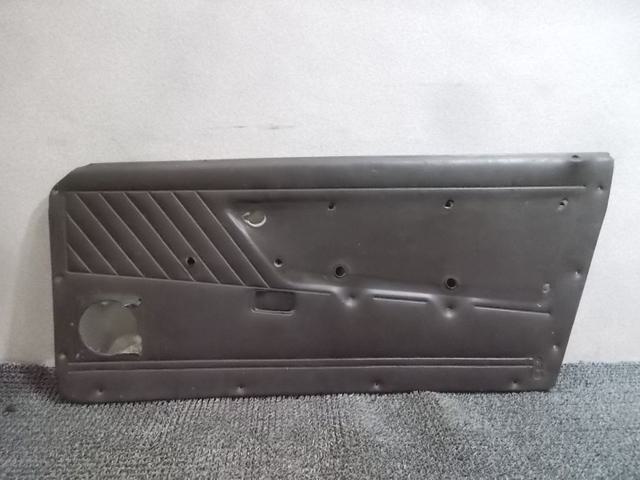 【中古】★激安!★車種不明 アルファロメオ 純正 ノーマル ドア内張り スーパースプリント ? 2ドア ? クーペ ? 分かる方 / 2R8-644