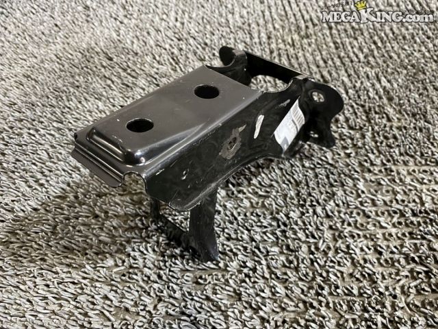 状態詳細 ■ 商品状態 全体的に使用感があり、一部に軽い削れが見受けられます。（2枚目画像参照） なお、クラックや曲がりなどはなさそうです。 予備のパーツ等としてお考えください。 商品は中古品の為、キズ、除去しきれていない汚れ、相応の使用感などあります。 個人的な主観となりますので、必ず画像にてご判断をお願いします。 状態につきましては見落とし、記載漏れ等ある場合がございますのでご購入をお考えの方は不明点等あればお気軽にご質問ください。 付属品は画像の物がすべてとなります。　　掲載枚数の関係上、画像ではわかり難い部分もありますが、ご納得頂ける方のみでお願いします。 中古品という事をご理解頂き、ノークレーム、ノーリターンでお願い致します。 特徴 コンディションランク 【 D 】 要補修品 使用感があり大きなダメージがある商品。 故障や破損や一部欠品など、何かしらの訳あり商品ではありますが部品取りや補修・修理して使われる方など状態よりも価格重視の商品。 メーカー ニッサン タイプ 純正 型式・仕様 ER34 車種 スカイライン 品番 46501-AA000 管理番号 2T6-367 P:Oku - D:Other - Ph:7 - SAGAWA　R:1630 / 25　-　15 - 15