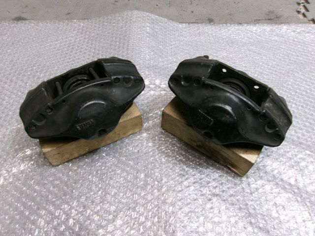 【中古】★激安!★アルファロメオ アルファ75 アルファロメオ75 純正 brembo ブレンボ フロント キャリパー 2POT 左右 20.3812.00 /...