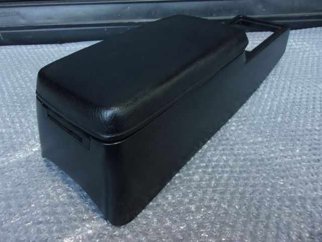 【中古】★激安!★FC3S RX-7 RX7 サバンナ 純正 ノーマル センターコンソール アームレスト 肘置き FB01 64 410 C / 2Q5-806