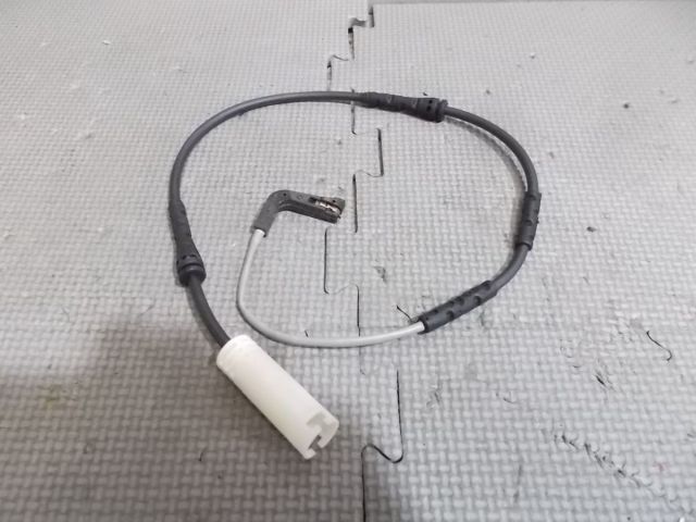 【中古】★激安!★BMW E82 1シリーズ 135i 社外 ? 純正 ? フロント ブレーキパッドセンサー / Q5-1016