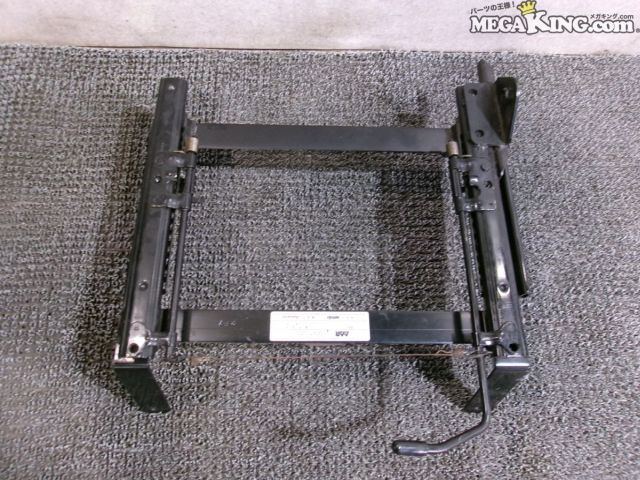 Rakuten - 【中古】MCR30W エスティマ Weds ARACO セミバケ セミバケット シートレール 底4点止め 右 運転席 / S9-977