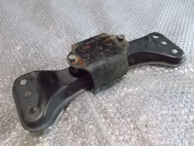 【中古】★激安!★RPS13 180SX 純正 ノーマル ミッションマウント ブラケット S13 シルビア 等 / 2Q6-731