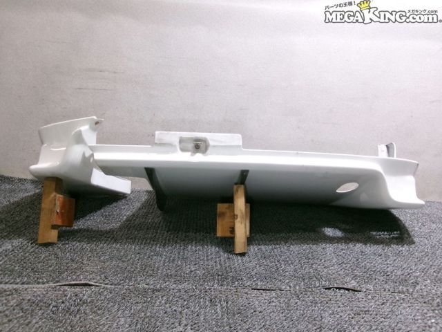【中古】BCNR33 スカイライン GT-R GTR 社外 FRP リアディフューザー エアロ 社外 カーボン フィン 付 / T2-1172