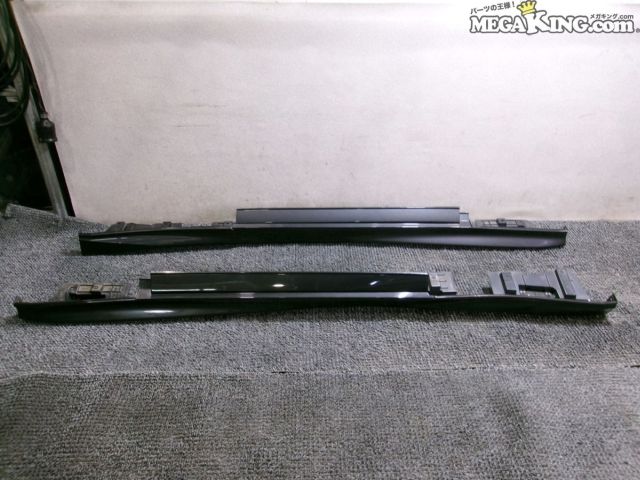 Rakuten - 【中古】R35 GT-R GTR 後期 純正 ノーマル サイドステップ サイドスカート 左右セット VR38DETT 76851 6AV0A 76850 6AV0A / T3-2122
