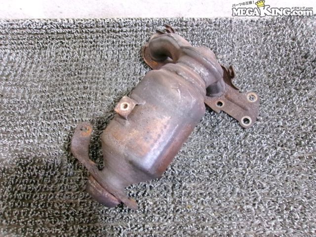 【中古】LA100S ムーヴ ムーブ 純正 ノーマル 触媒 キャタライザー コンバーター ハニカム崩れ無 / 4KS..