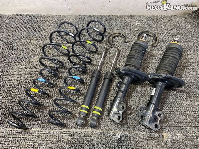 【中古】平成29年9月 ZVW50 プリウス 前期 純正 ショック&サスペンション 走行約7万km 1台分 48520-47160 48520-47160 48530-47100 / 4T6-062