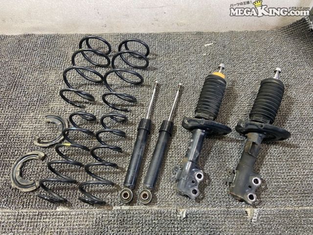 【中古】平成28年11月 ZVW50 プリウス Sセーフティプラス 前期 純正 ショック&サスペンション 走行約8.9万km 1台分 48520-47160 48530-47100 / 4T6-063
