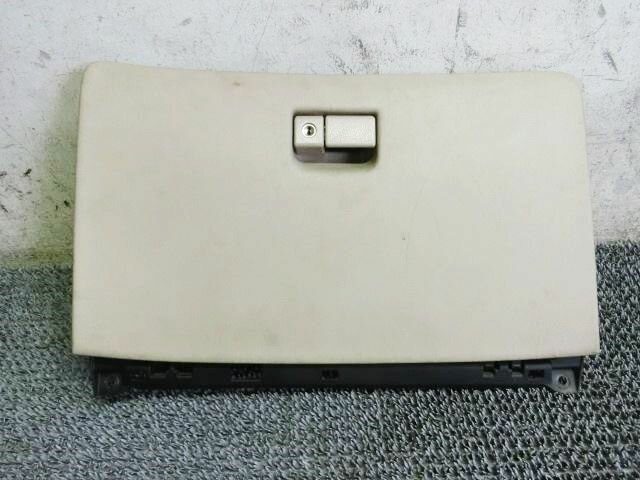 【中古】★激安!★UZS171 クラウン マジェスタ 純正 グローブボックス 55433-30140 / 2F9-1023
