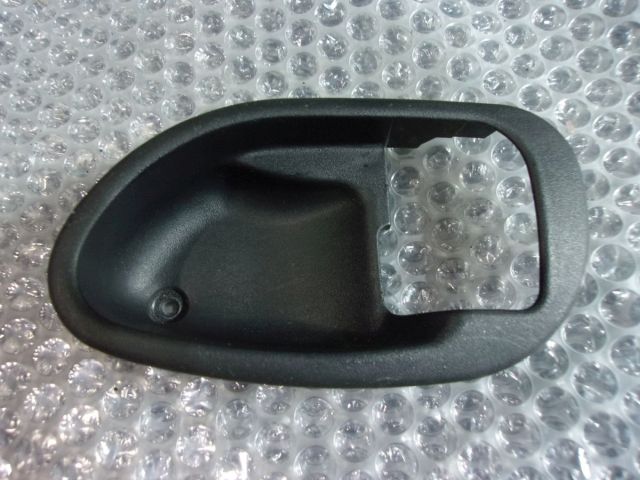 【中古】★激安!★CP9A ランサーエボリューション5 ランエボ5 純正 ノーマル リア リヤ ドアノブカバー 左 助手席側 MB842875 / 4R7-150