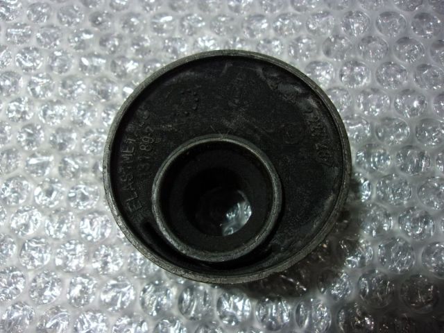【中古】★激安!★車種不明 BMW ELASTMETALL トレーリングアームブッシュ 1個 131897 2227287 E36 ? 3シリーズ ? 分かる方 / Q10-155
