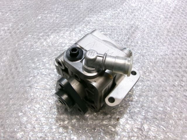 【中古】★未使用!★BMW E82 1シリーズ BOSCH ボッシュ パワステポンプ パワーステアリング 7617955168 E87 E88 E90 E91 E92 E93 等 / KQ10-172