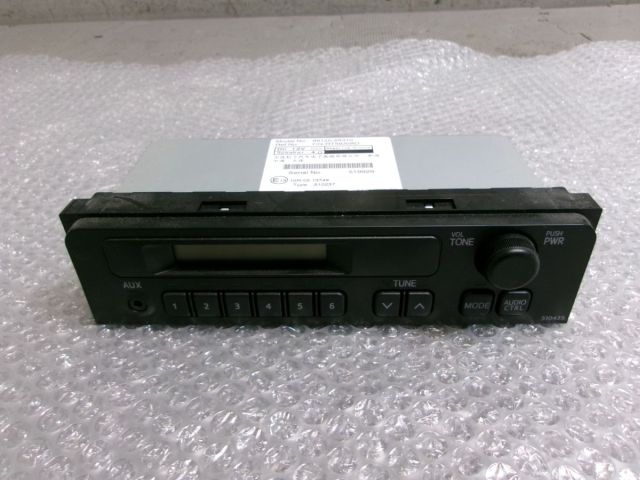 【中古】★激安!★トヨタ 純正 ノーマル ラジオデッキ AUX AM FM 86120-26310 ハイエース 等 / 4Q10-1624