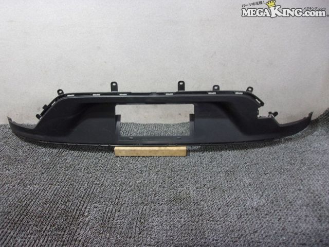 【中古】ZVW60 プリウス 純正 ノーマル リアバンパーガーニッシュ 52453-47080 ZVW65 MXWH60 等 / 4S8-1609