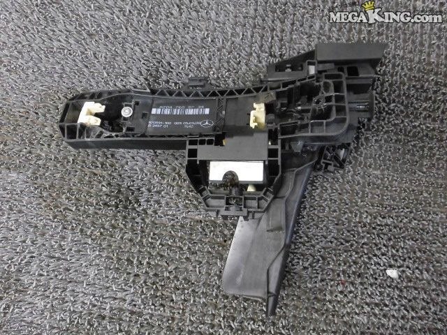 Rakuten - 【中古】★激安!★ベンツ W204 Cクラス 純正 ノーマル リア アウターハンドル ベース 左 A2047600734 / 2J3-853