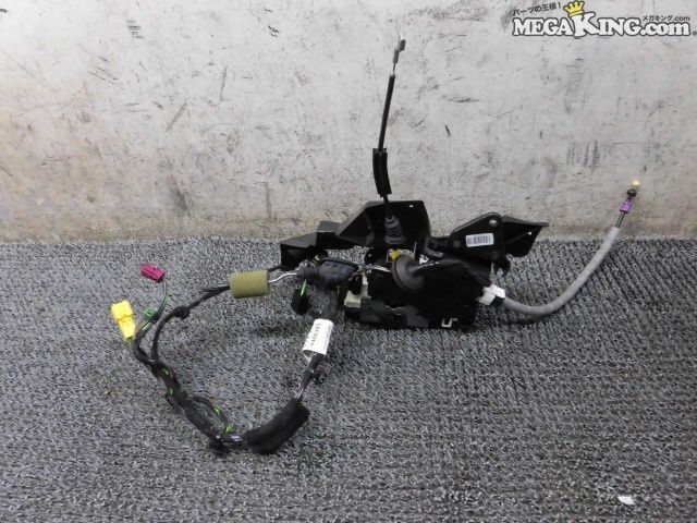 Rakuten - 【中古】★激安!★ベンツ W204 Cクラス 純正 ノーマル リア ドアロック アクチュエーター A2044400305 / 2J3-854